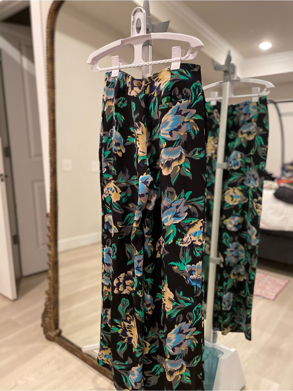 Diane Von Furstenberg Pant Benton EUC Wide-Leg, Black with Green & Cream Floral
